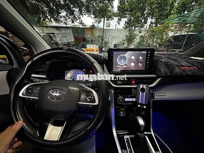 Toyota Veloz Cross 2023 7 chỗ Bạc