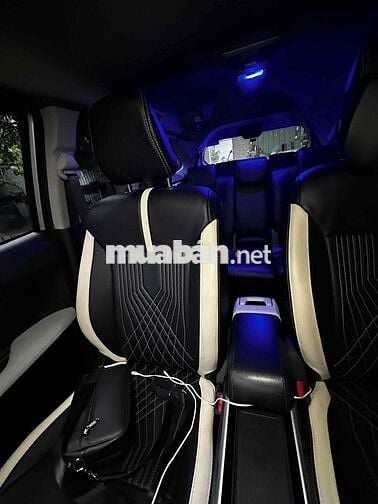 Toyota Veloz Cross 2023 7 chỗ Bạc