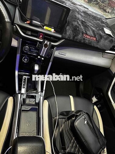 Toyota Veloz Cross 2023 7 chỗ Bạc