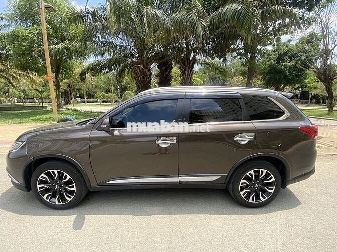CHO THUE XE OUTLANDER 7 CHO