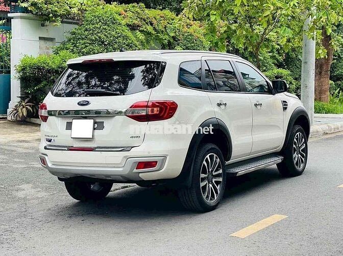 Ford Everest Titanium 2 Cầu 2018 28.000 Km Trắng