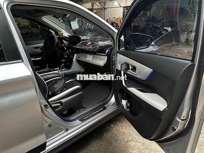 Toyota Veloz Cross 2023 7 chỗ Bạc