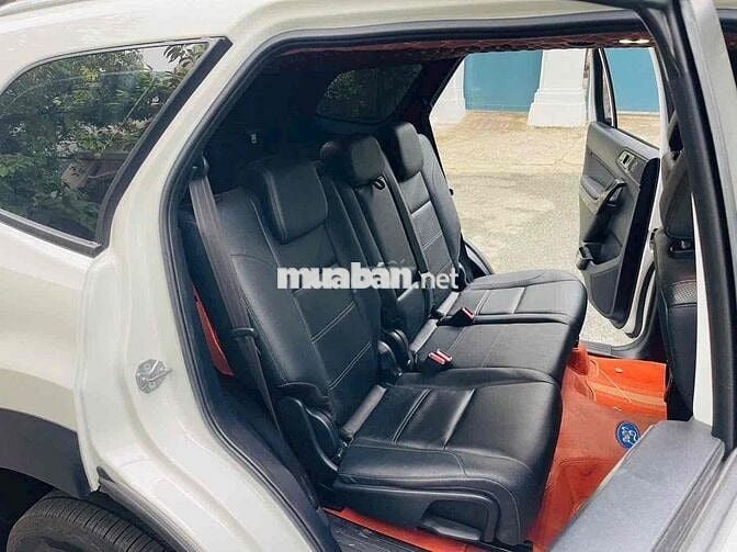 Ford Everest Titanium 2 Cầu 2018 28.000 Km Trắng