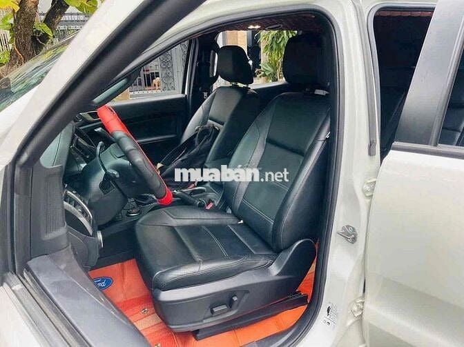 Ford Everest Titanium 2 Cầu 2018 28.000 Km Trắng