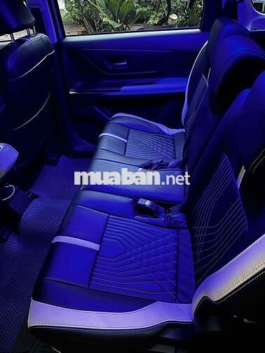 Toyota Veloz Cross 2023 7 chỗ Bạc