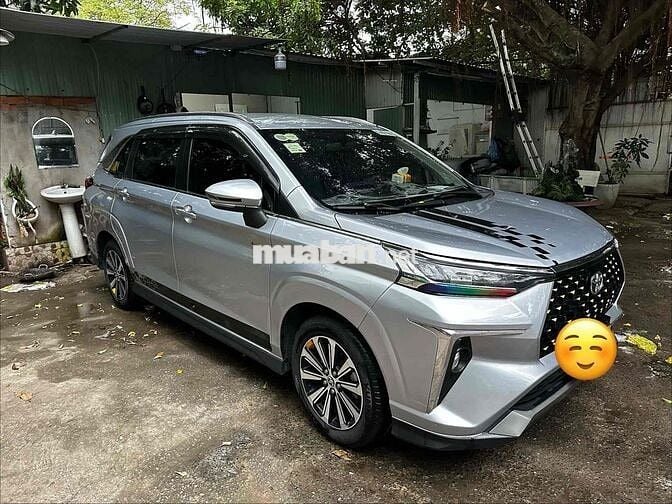 Toyota Veloz Cross 2023 7 chỗ Bạc