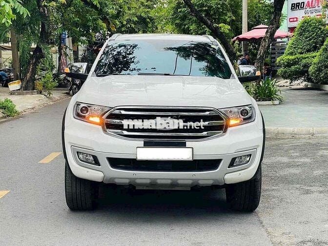 Ford Everest Titanium 2 Cầu 2018 28.000 Km Trắng