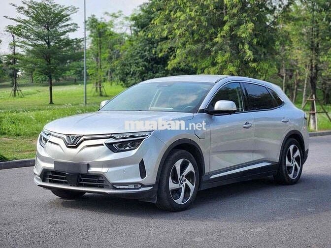 VinFast VF 8 2022 Bạc 40.000 km