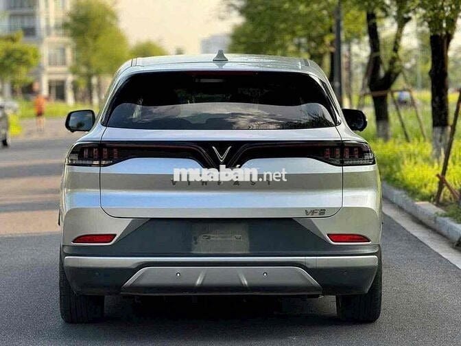 VinFast VF 8 2022 Bạc 40.000 km