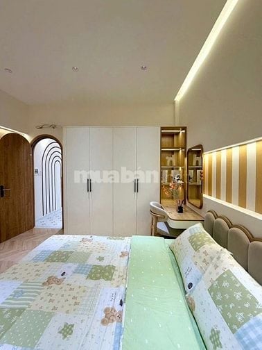 Nhà 54m² Nguyễn Văn Nghi xây 3 tầng, giá 2 tỷ 390. Sổ sẵn, hẻm oto