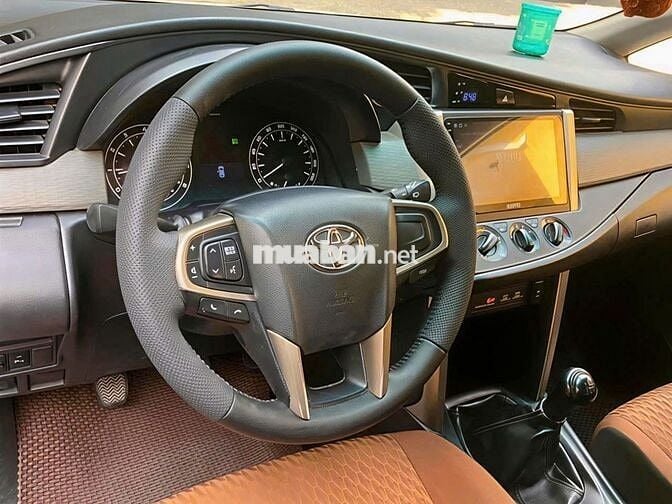 Gia đình bán xe Toyota Innova 2.0E đời cuối 2017