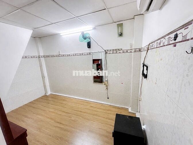 Nhà nguyên căn giá rẻ đường Trần Hưng Đạo, Quận 5