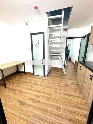 Căn hộ mini 30m2 1 trệt 1 gác cao, có 2 ban công thoáng | sát Q1