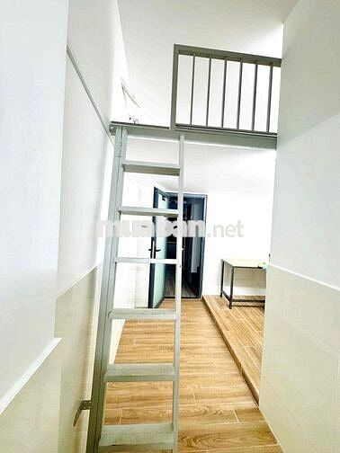 Căn hộ mini 30m2 1 trệt 1 gác cao, có 2 ban công thoáng | sát Q1