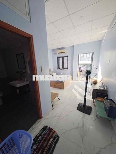 CHO THUÊ NHÀ- CĂN GÓC MTNB CXPL B, Q6 (KHU ẨM THỰC)-48M2-2PN+3WC- 11TR
