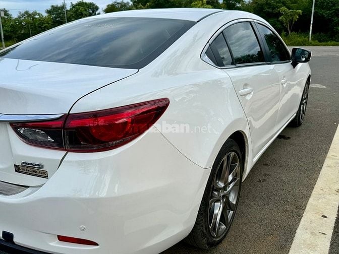 Bán Mazda 6 2.0 premium, xe chính chủ còn rất mới và đẹp