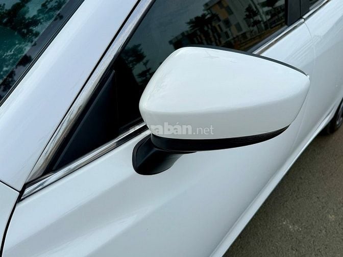 Bán Mazda 6 2.0 premium, xe chính chủ còn rất mới và đẹp