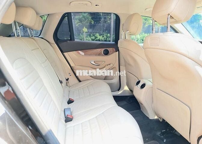 Mercedes-Benz GLC250 4Matic 9G-tronic model 2019