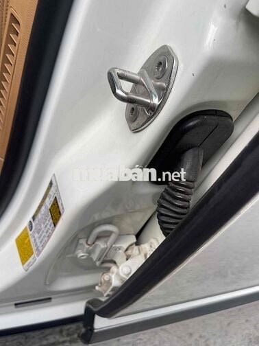 Porsche Cayenne Trắng 5 chỗ