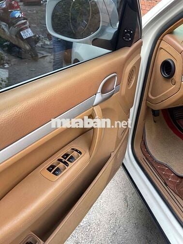 Porsche Cayenne Trắng 5 chỗ