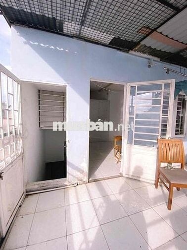 Cần share phòng trọ trong nhà nguyên căn cách đường CMT8 khoảng 50m