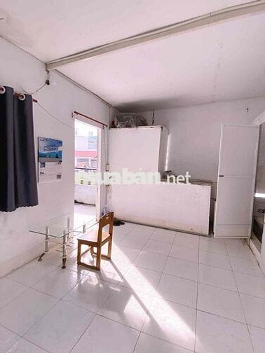 Cần share phòng trọ trong nhà nguyên căn cách đường CMT8 khoảng 50m