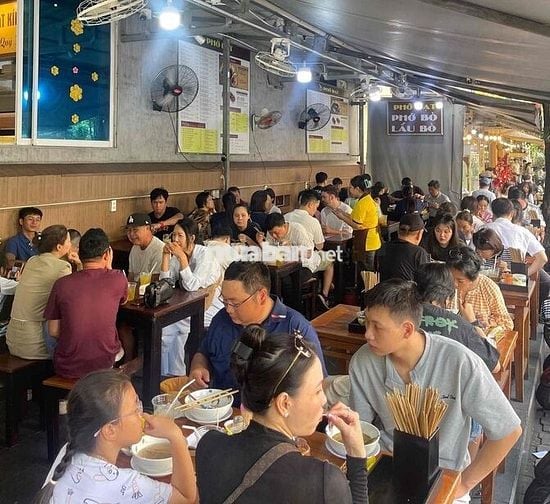 🔥PHỞ ĐẠT QUẬN 7 – Tuyển Nhân Viên phục vụ