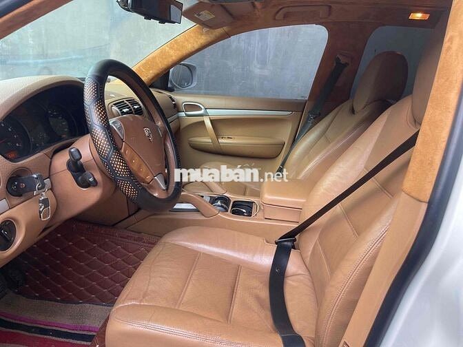 Porsche Cayenne Trắng 5 chỗ