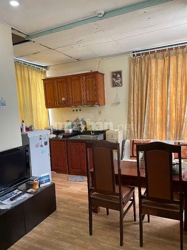 Chính chủ cho thuê căn hộ đủ đồ tại đường Hồng Hà, 1 -2 ngủ, 1WC