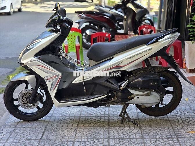 Honda Air Blade Trắng Bạc Phun Xăng Điện Tử