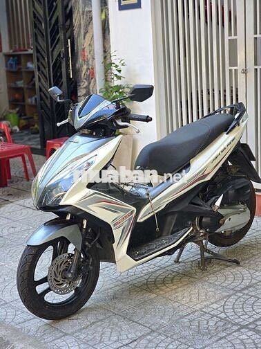 Honda Air Blade Trắng Bạc Phun Xăng Điện Tử