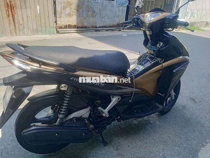 Honda Air Blade đầu bò 2012 Đen Vàng đồng