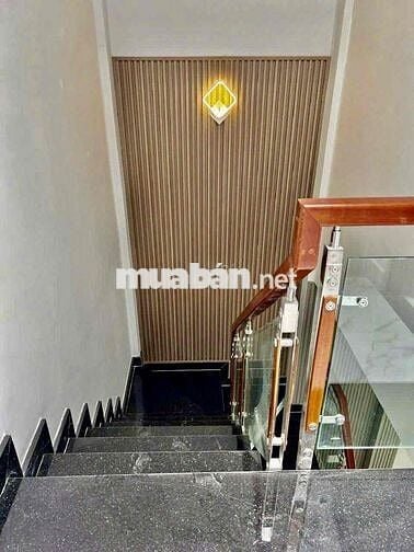 Cho thuê nhà mới đường Phạm Hùng  - Dt: 4m ×16m, 1 lầu 4 phòng  - Hẻm