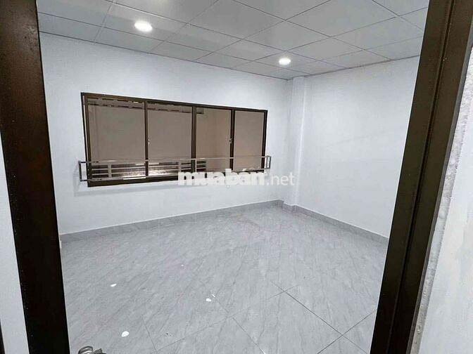 Cho Thuê Nhà Ngay Đại Học Công Thương - DT 4x20m 1 Trệt 1 Lửng 3Pn