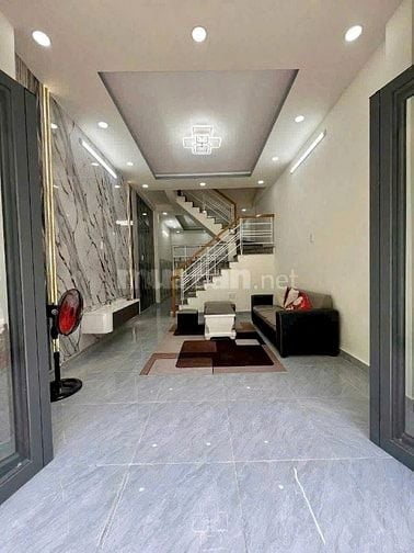Bán nhà Hóc Môn 38.5m2 495 triệu, nhà ở làm ăn lên, ra 50m có tiện ích