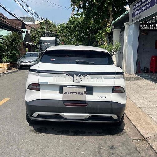 VinFast VF6 Eco 2025 Trắng 82.000 km