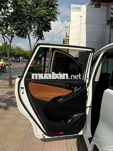 Toyota Innova 2.0E 2018