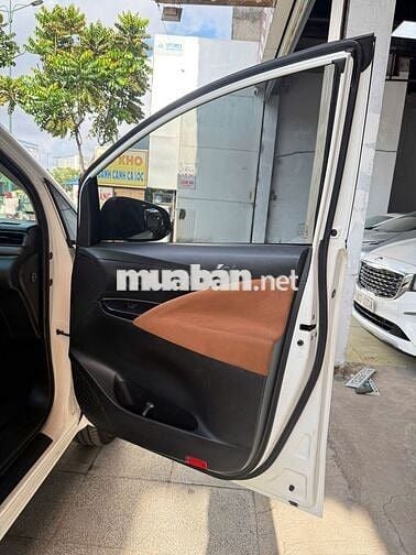 Toyota Innova 2.0E 2018