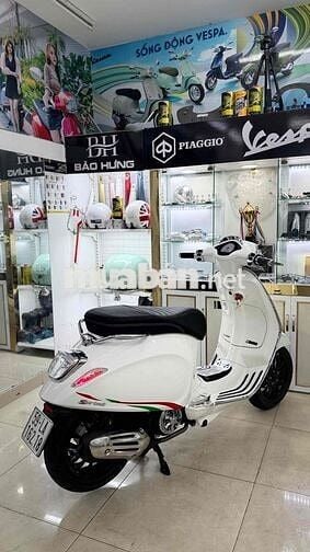 Vespa Sprint 150cc tặng Full đồ chơi CNC