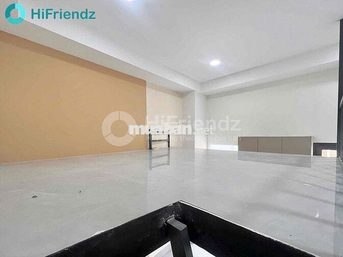 phòng có gác ở Quận 4 cửa sổ trời rộng thoáng mới xây
