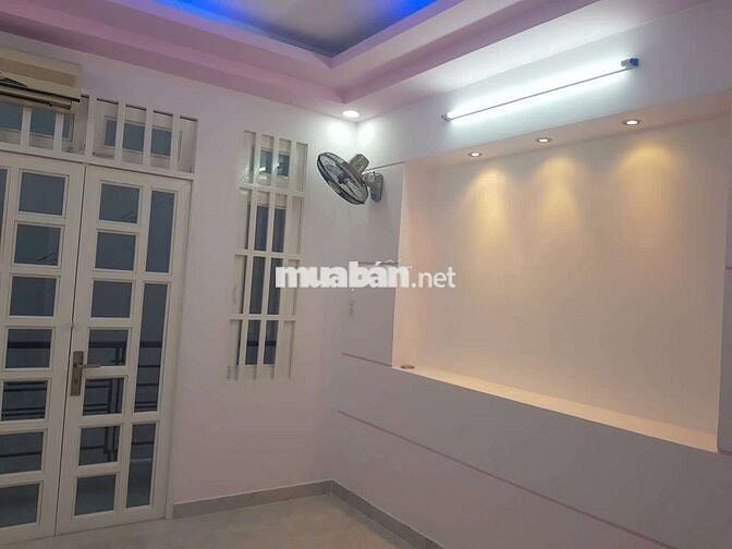 Cho thuê nhà nguyên căn. Đường Phan Đình Phùng. P 1.Quận Phú Nhuận 
