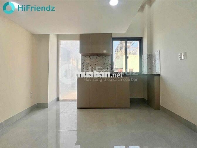 phòng có gác ở Quận 4 cửa sổ trời rộng thoáng mới xây
