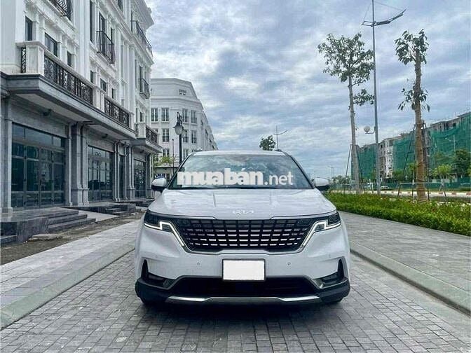 KIA Carnival 2.2D Signature 2022 Trắng 6.8 vạn km