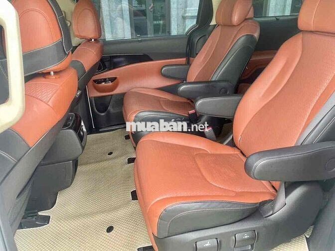 KIA Carnival 2.2D Signature 2022 Trắng 6.8 vạn km