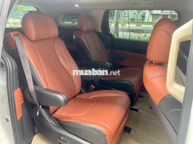 KIA Carnival 2.2D Signature 2022 Trắng 6.8 vạn km