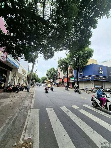 Ông Ích Khiêm Quận 11, Hẻm 6m ô tô thông, DT 71m2 ngang 5.5m