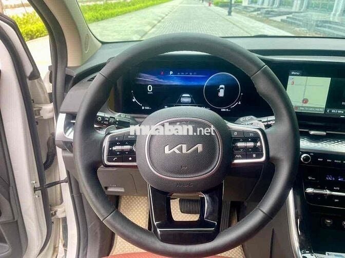 KIA Carnival 2.2D Signature 2022 Trắng 6.8 vạn km