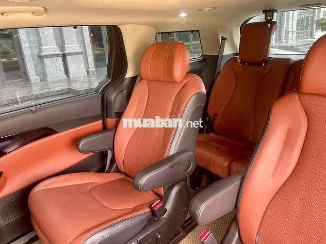 KIA Carnival 2.2D Signature 2022 Trắng 6.8 vạn km
