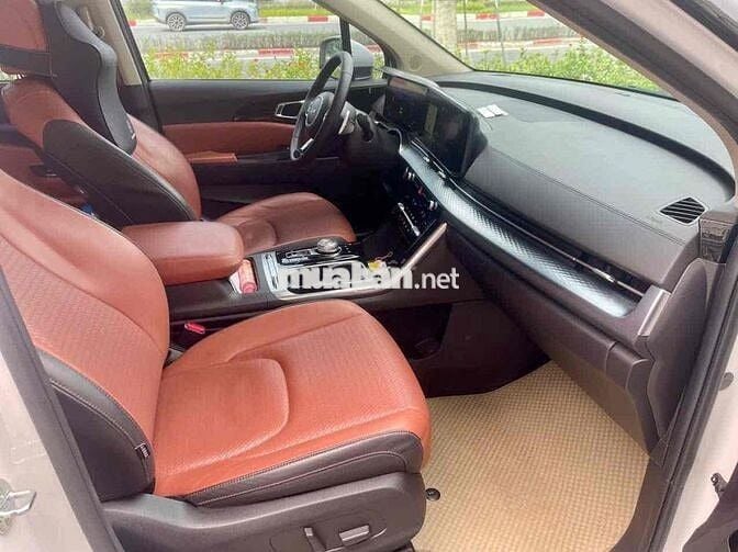 KIA Carnival 2.2D Signature 2022 Trắng 6.8 vạn km