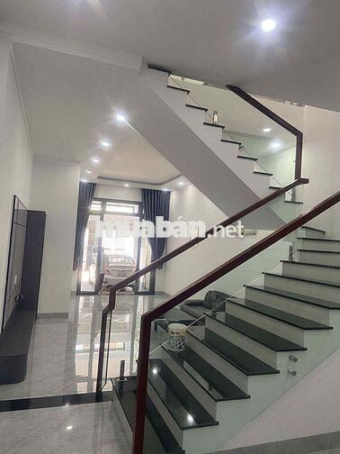  Bán nhà phố trung tâm Buôn Ma Thuột chỉ 4,56 tỷ – ô tô vào tận nơi